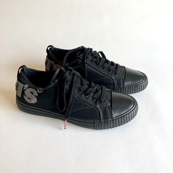 Levis Black Textile Rubber Low Top Sneakers size 7.5 - Picture 1 of 16